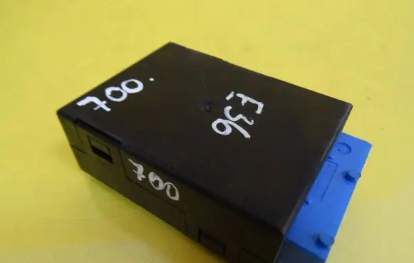 BMW 3 E36 Window wiper relay 61358359031 8359031