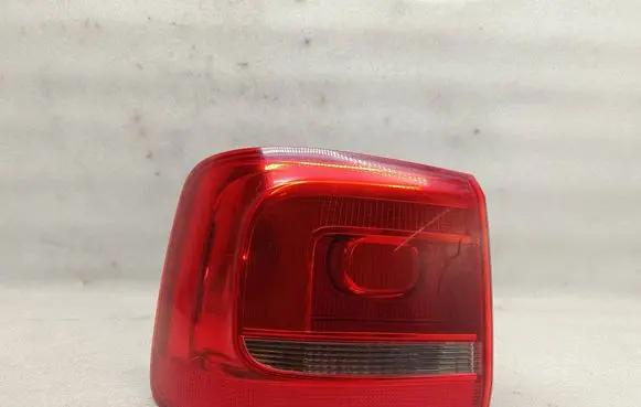 Volkswagen Touran II Rear/tail lights 176405