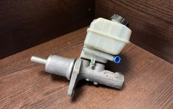 Mercedes-Benz Sprinter W906 Master brake cylinder 0024315202 A0024315202
