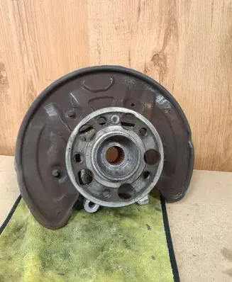 Mercedes-Benz GLC X253 C253 Rear wheel hub A2133503205