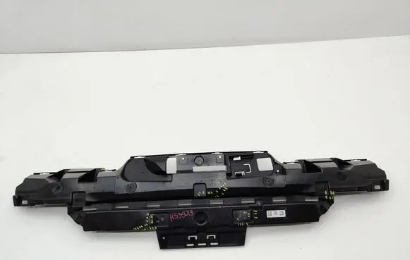 BMW 5 G60 G61 Rear bumper mounting bracket 8084702