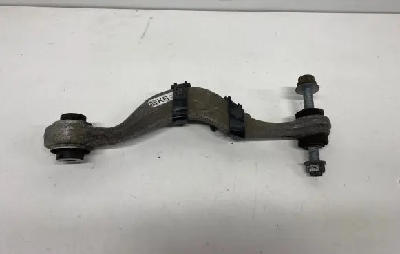 BMW 5 G30 G31 Rear upper control arm/wishbone 686112002