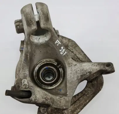 Porsche Cayman 987 Rear wheel hub spindle/knuckle 98733165806