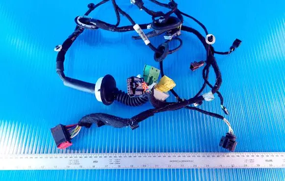 Peugeot 208 Front door wiring loom 9803956280 3C497 980280718000