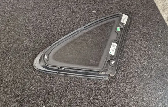 Porsche Macan (95B) Rear side window 95B845297
