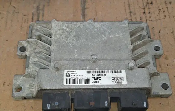 Ford Fiesta Engine control unit/module S180047034C BV2112A650EC