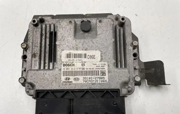 Hyundai Santa Fe Engine control unit/module 3910127805 3910627805 0281012670