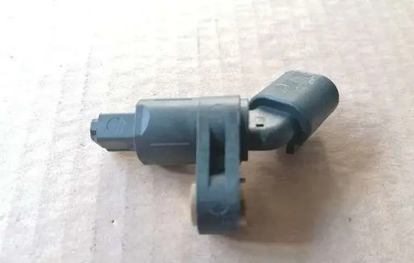 Audi A3 S3 8L ABS wheel speed sensor 1J0927804