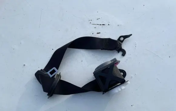 BMW X4 F26 Front seatbelt 30577152