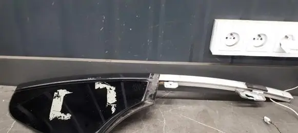 Smart ForTwo II Front door window/glass (coupe) 