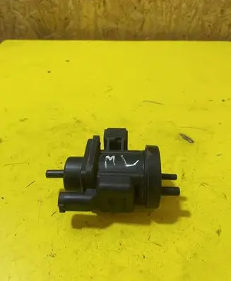 Mercedes-Benz C W203 Turbo solenoid valve A0005450427 0005450427