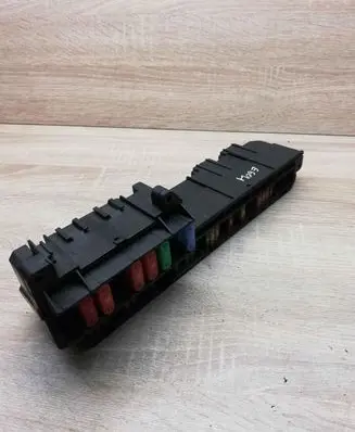BMW 5 E60 E61 Fuse module 6957330