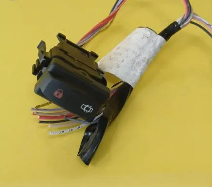 Renault Laguna I Central locking switch button 26488