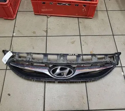 Hyundai i40 Front bumper upper radiator grill 863513Z000