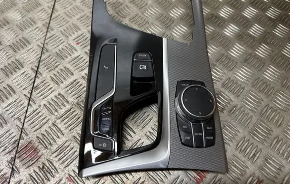 BMW 5 G30 G31 G38 Head unit multimedia control 6844224-02 8071702-05 6843924-01