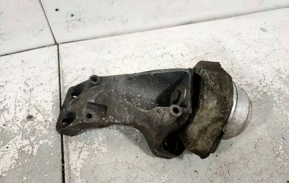 Audi A4 S4 B7 8E 8H Gearbox mounting bracket 8E0399114l