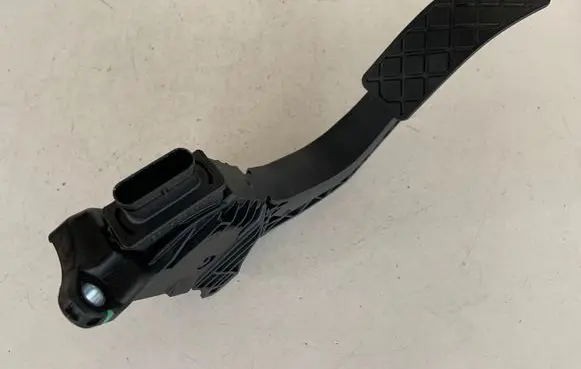 Audi Q5 SQ5 Accelerator throttle pedal 8W1723523