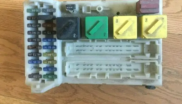 Ford Mondeo MK II Fuse box set 93BG14K150AD
