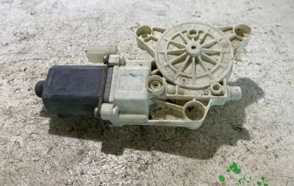 Chrysler Sebring (JS) Rear door window regulator motor 0130822328