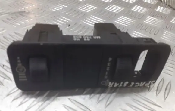 Mitsubishi Space Star A set of switches MR740608