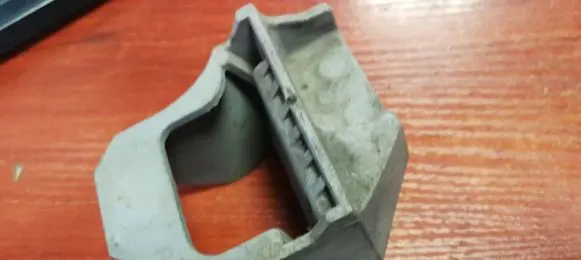 Radiator mount bracket