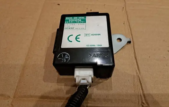Toyota RAV 4 (XA30) Door central lock control unit/module 8974142151 2513000060