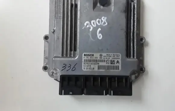 Peugeot 3008 I Engine control unit/module 0281013666