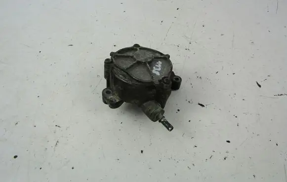 Ford Focus C-MAX Vacuum pump 