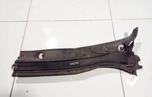 Toyota Avensis T250 Wiper trim 5578205030 55782-05030