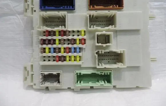 Ford Focus Fuse box set F1FT14014DHA