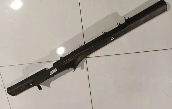 Seat Toledo III (5P) Rear sill trim cover 5P0853372A