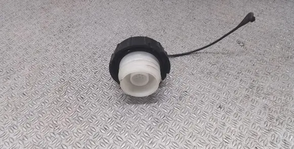 Mitsubishi Lancer VIII Fuel tank filler cap 