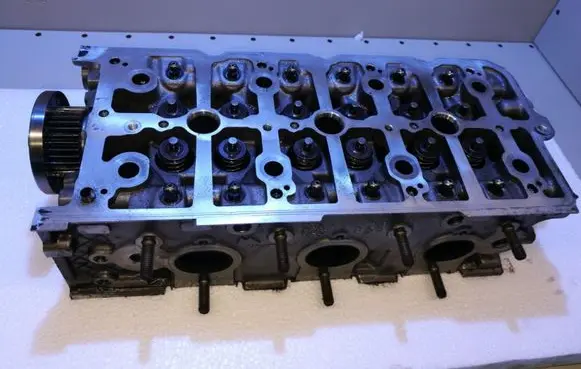 Audi Q7 4M Other cylinder head part 059354FA 2705566E E065170C