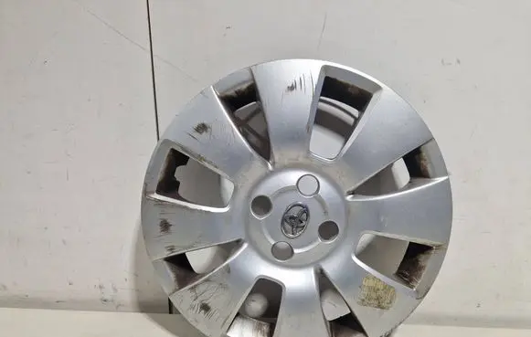 Toyota Yaris R15 wheel hub/cap/trim 426020D080