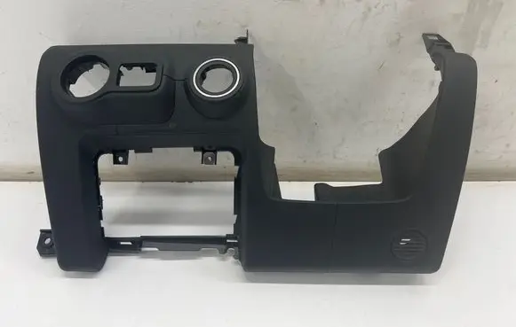 Maserati Ghibli Dashboard lower bottom trim panel 670012666