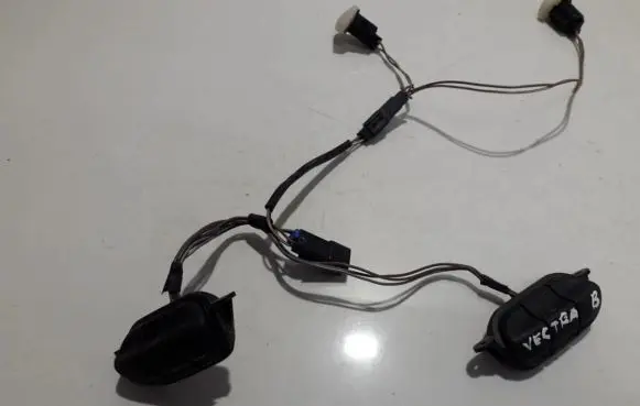 Steering wheel buttons/switches