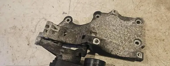 Volkswagen PASSAT B6 Generator/alternator bracket 038903143AF