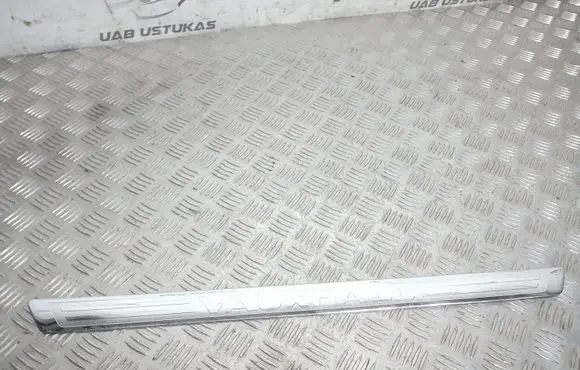 Opel Astra J Front sill trim cover 498166255