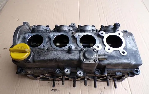 Opel Zafira B Engine head Z17DTH