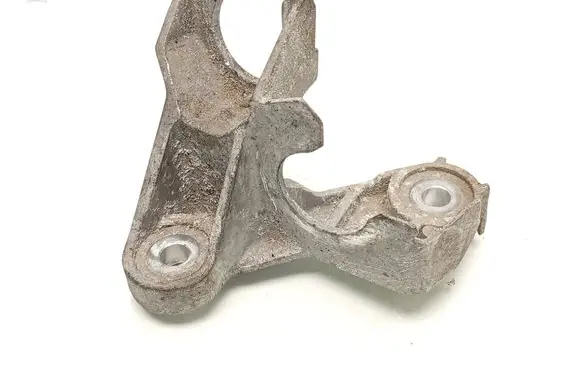 Opel Mokka X Gear shift cable bracket 