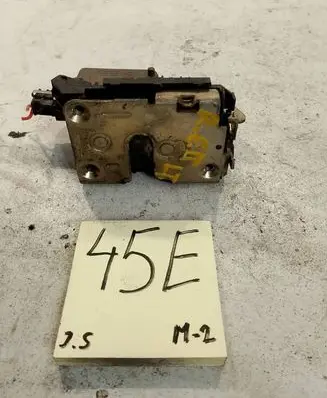 Renault Espace II Rear door lock 8200000730