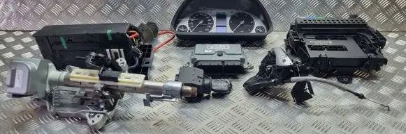 Mercedes-Benz B W245 Engine ECU kit and lock set 0281013028 A6401507879 A169545001