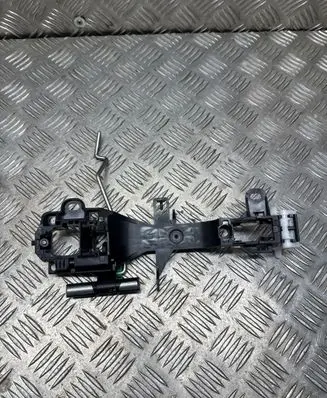 Toyota RAV 4 (XA50) Front door exterior handle/bracket 
