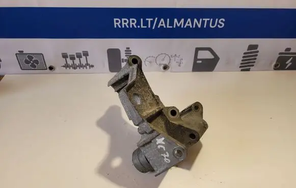 Volvo XC70 Engine mounting bracket 6G926P096