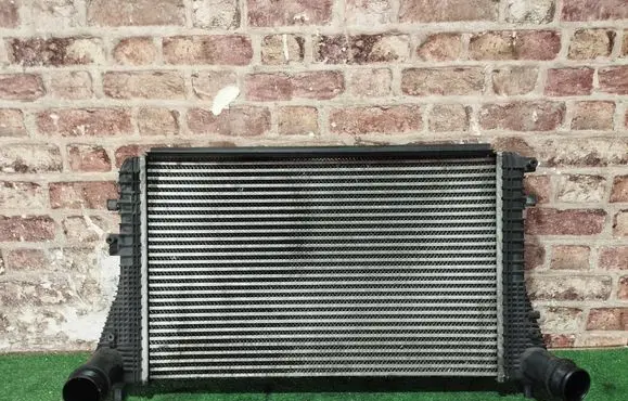 Seat Leon (1P) Intercooler radiator 1K0145803AF
