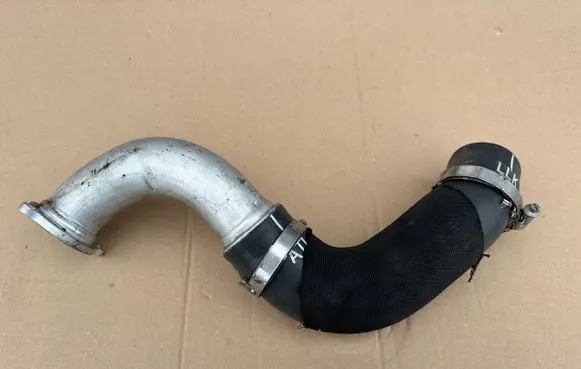 Audi Q7 4M Intercooler hose/pipe 4M0145737S