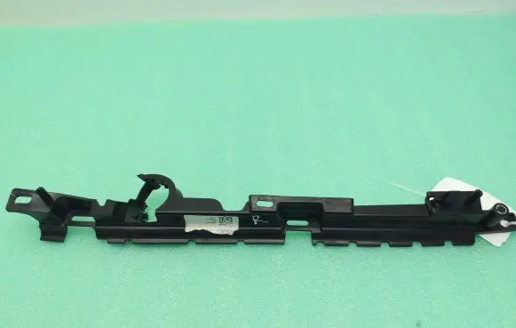 Maserati Levante Side speaker frame 670034617 6700346170