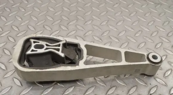 Land Rover Range Rover Evoque L551 Engine mount bracket K8D26P082AB