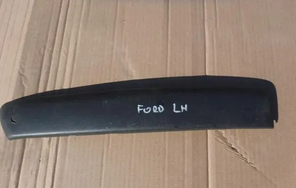 Ford Focus Front bumper splitter molding 4M5117E909AE