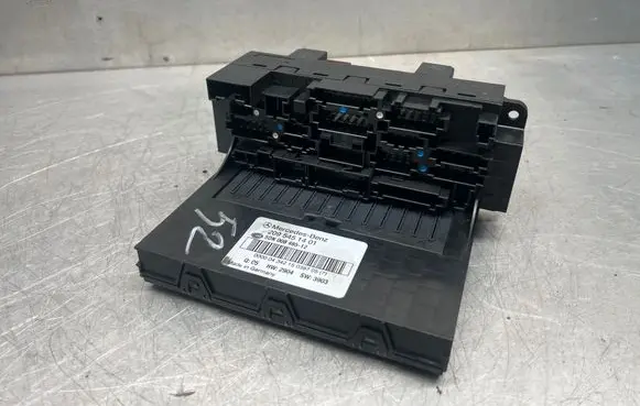Mercedes-Benz CLK A209 C209 Fuse box set 2095451401 5DK00848512